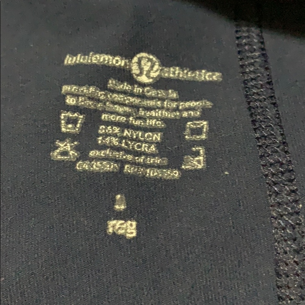 Lululemon Mid Rise Crop - Picture 5 of 5